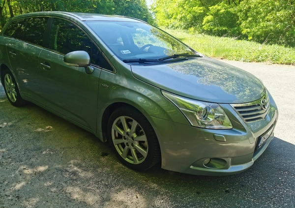 Toyota Avensis cena 26900 przebieg: 200000, rok produkcji 2010 z Mosina małe 92